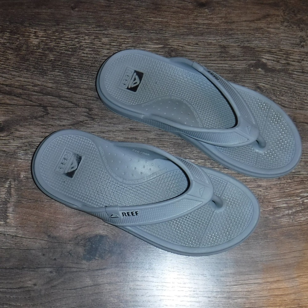 Reef Men's Gray Flip Flops Sandals USA 9 Beach Pool Casual Summer Shoes - Picture 3 of 8